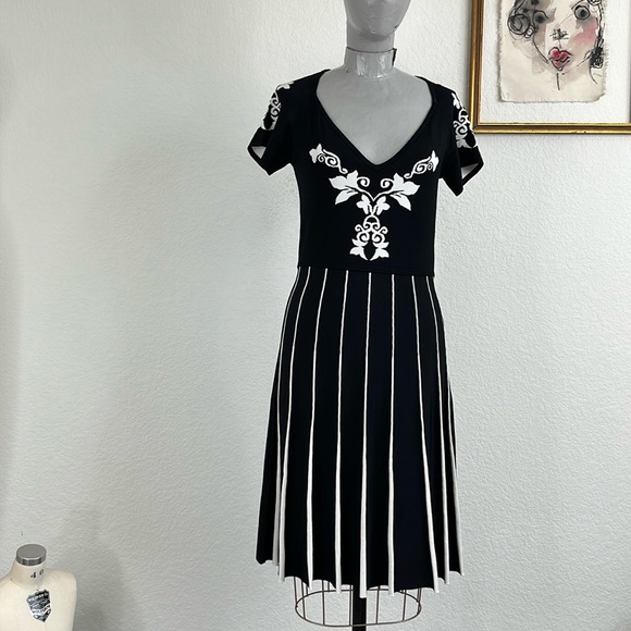 Anne Fontaine Knit NISA V Neck Short Sleeve A Line Dress Swing Trumpet Flower - Picture 1 of 10